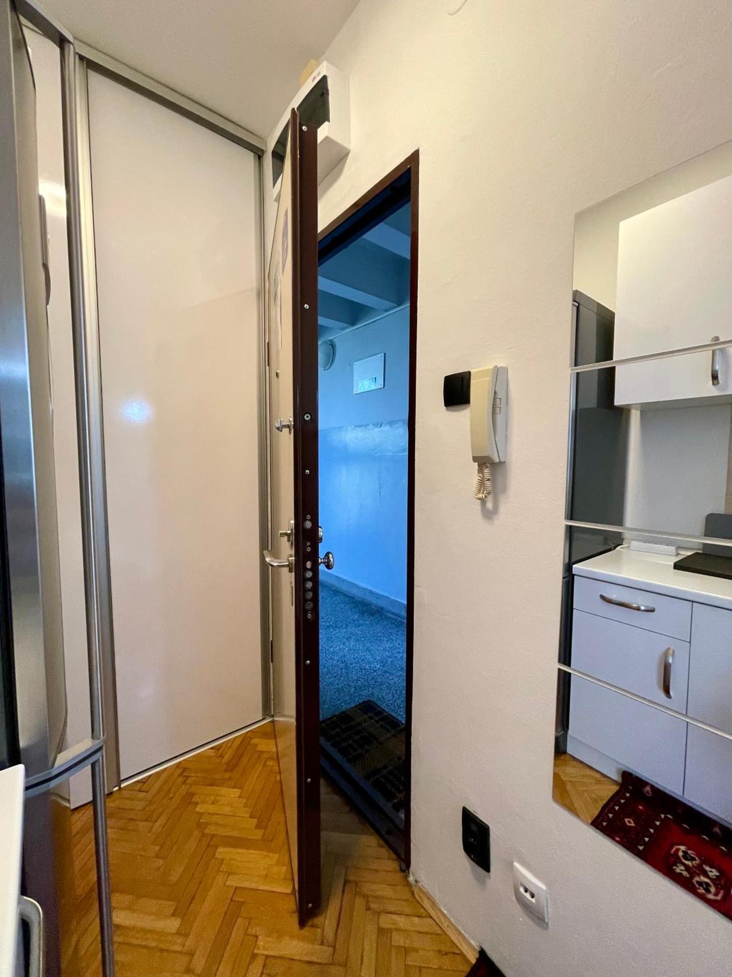 Apartment Mirochka Belgrado Exterior foto