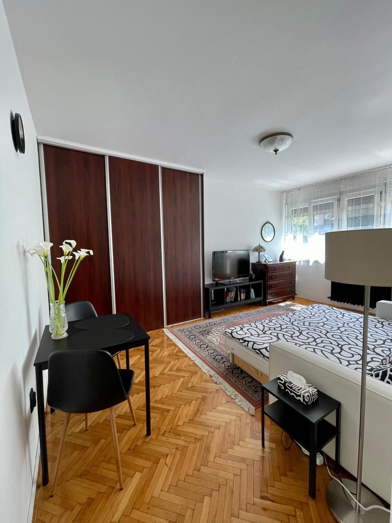 Apartment Mirochka Belgrado Exterior foto